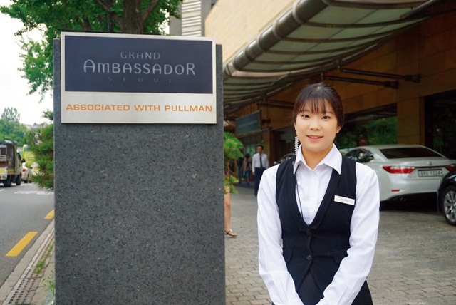 그랜드 앰버서더 서울 F&B 류지혜 씨