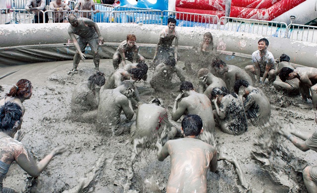 세계적인 축제로 자리매김한 보령머드축제. 지난해 외국인 관광객 30만 명을 포함해 320만 명이 다녀갔다
