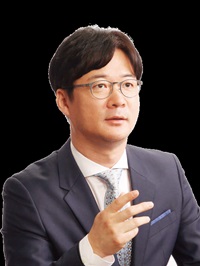 윤호진