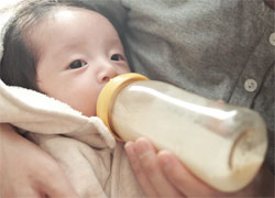 젖먹이 아기