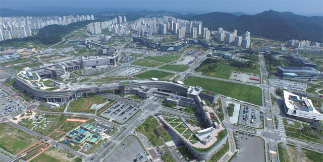 하늘에서 바라본 정부세종청사 전경 하늘에서 바라본 정부세종청사 전경