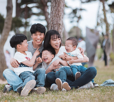 방문자센터 옆 소나무 잔디