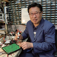 차광수 차전자 대표는 38년 경력의 전자제품 수리 전문 가이자 ‘세운 마이스터’로, 젊은 창업자들의 멘토 역할을 하고 있다