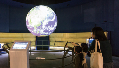 자연사관의 디지털 지구 모형