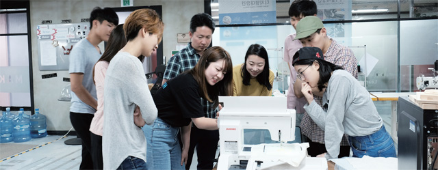 디지털 대장간의 CNC 자수 교육