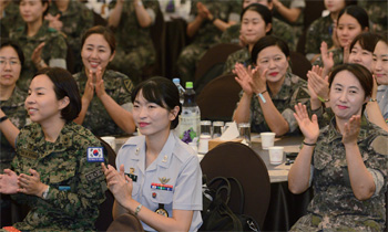 여군간부 