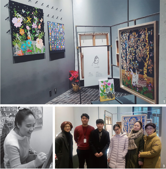 발달장애인 작가들의 작품 전시회, 이다래 작가, 디스에이블드이사 기현일 대표 강선아 이다래 작가와 작가 어머니 발달장애인 작가들의 작품 전시회, 이다래 작가, 디스에이블드이사 기현일 대표 강선아 이다래 작가와 작가 어머니