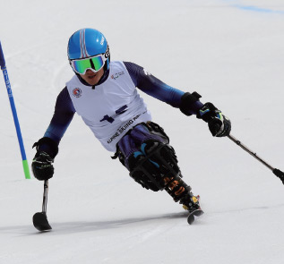 2016년 3월 10일 용평 IPC 알파인스키아시안컵대회에서 은메달을 획득한 한상민이 슬로프를 역주하고 있다 2016년 3월 10일 용평 IPC 알파인스키아시안컵대회에서 은메달을 획득한 한상민이 슬로프를 역주하고 있다