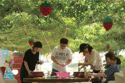 2017년 6월 연천 관광두레가 딸기 농장에서 진행한 요리 워크숍