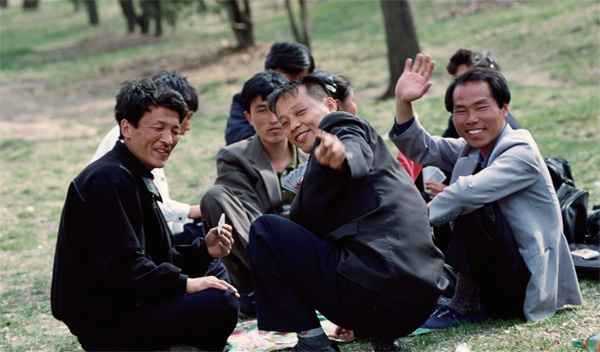 임종진 작가의 기억 속 북한 사람은 늘 웃는 얼굴이었다.