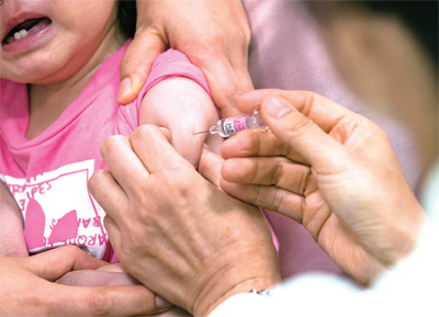 올해부터 생후 60개월 이상 어린이집·유치원 원생, 초등학생도 독감 백신 예방접종을 무료로 받는다. 올해부터 생후 60개월 이상 어린이집·유치원 원생, 초등학생도 독감 백신 예방접종을 무료로 받는다.