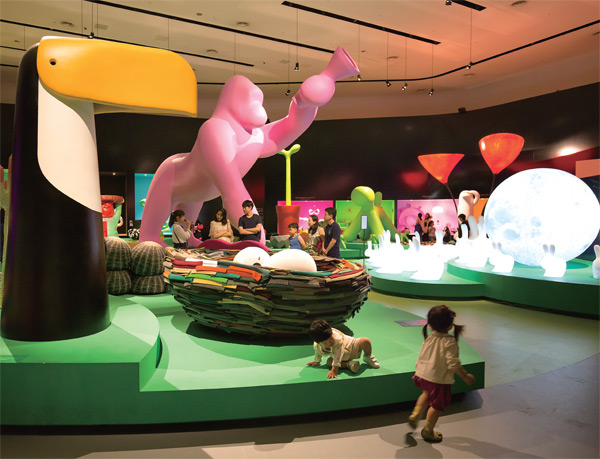 세계 3대 산업디자이너 스테파노 지오반노니가 총감독을 맡은 ‘루나파크展 : 더 디자인 아일랜드’가 동대문디자인플라자에서 11월 6일까지 개최된다