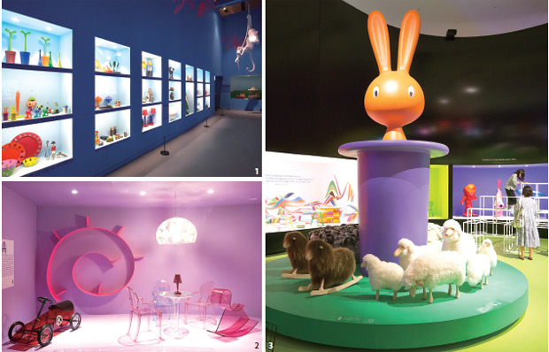 루나파크展에 참여한 디자이너들의 상용화된 제품이 전시돼 있다.