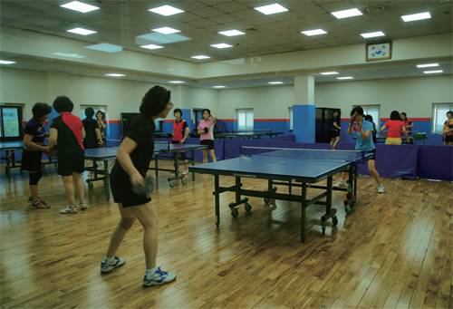 모든 국민이 10분내 체육활동을 즐길수 있도록 생활밀착형 국민체육센터 건립이 확대된다. 사진은 서울 양천구민체육센터 내부