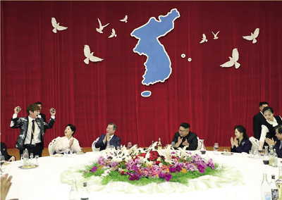 두 정상의 루빅스 큐브가 똑같이 변한 순간 
