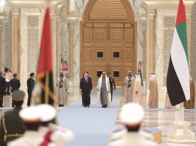 윤 대통령이 1월 15일 UAE 아부다비 대통령궁에서 열린 공식환영식에 참석하고 있다. 사진 대통령실
