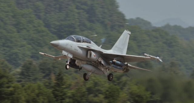 FA-50 경공격기는 지상 표적을 제압하는 임무를 수행한다. 사진 뉴시스