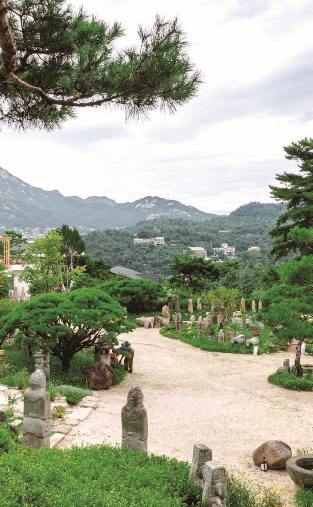 목석원은 서울 도심 안에 숨어있는 비밀의 정원이 무릉도원 같은 곳이다.