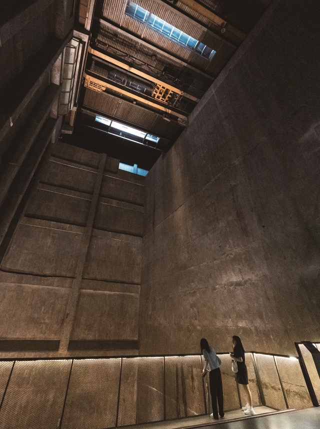 과거 쓰레기 저장조였던 벙커(Bunker) 전경. 부천아트벙커B39의 가장 상징적인 공간이자 &lsquo;B39&rsquo;라는 이름의 모티브가 된 공간이다. 사진 C영상미디어