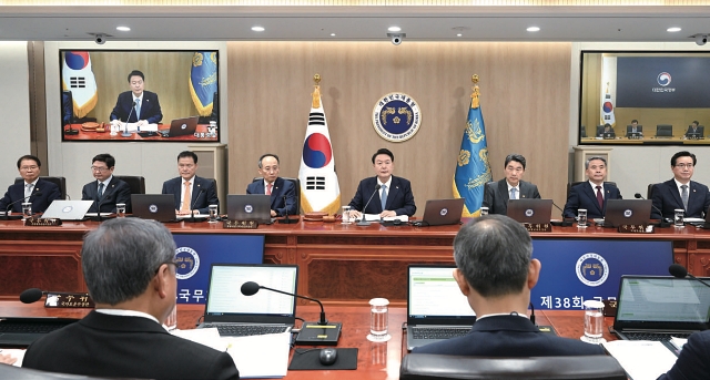 윤석열 대통령이 9월 12일 용산 대통령실에서 열린 제38회 국무회의에서 모두발언을 하고 있다. 사진 대통령실