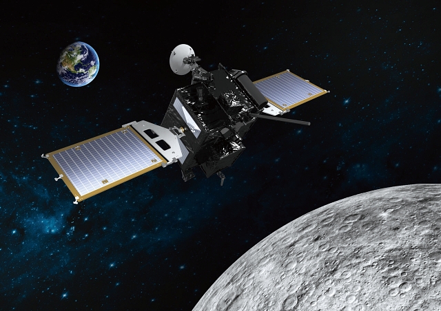우주에서 임무를 수행하고 있는 달 탐사선 ‘다누리’ 상상도. 사진 한국항공우주연구원