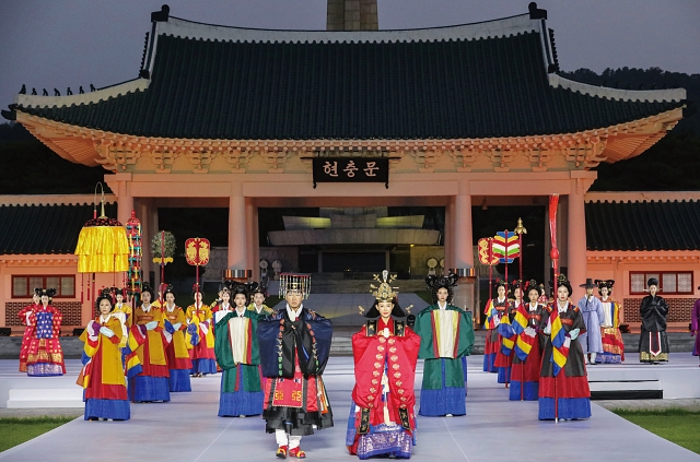 2023년 6월 30일 서울 동작구 국립서울현충원 겨레얼 마당에서 국립묘지 최초로 한복 패션쇼가 열렸다. 사진 뉴시스