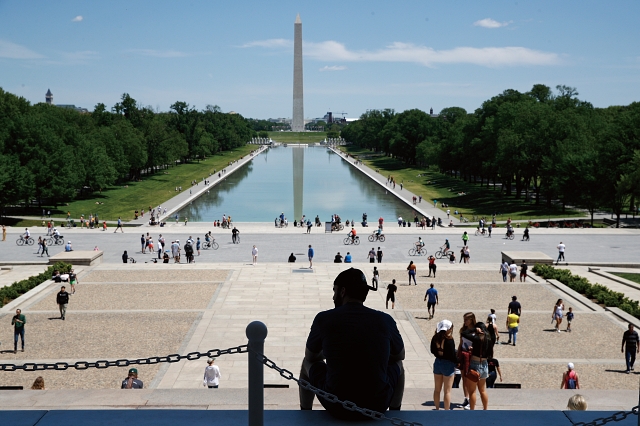 국가보훈부는 미국 워싱턴DC 링컨기념관에 있는 ‘링컨 메모리얼 리플렉팅 풀’(사진) 같은 대규모 수경시설을 국립서울현충원에 설치하겠다고 밝혔다. 사진 AP통신