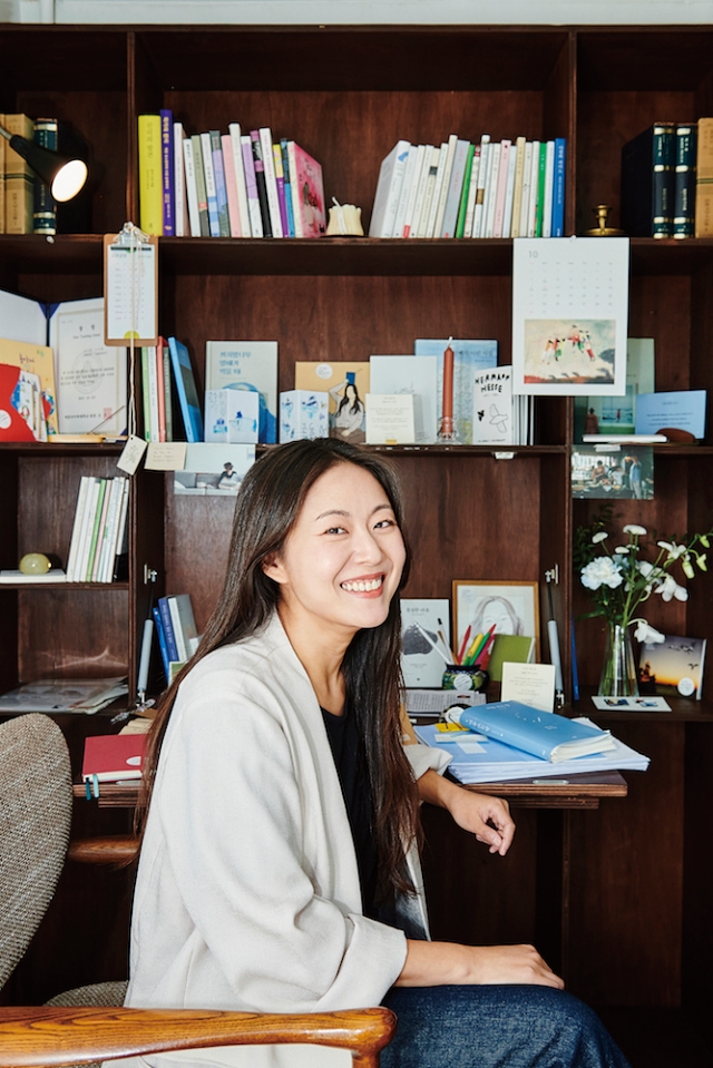 고수리 작가는 창작준비금 제도 덕분에 예술을 포기하지 않고 활동을 지속할 수 있었다고 말한다. 사진 한국예술인복지재단 