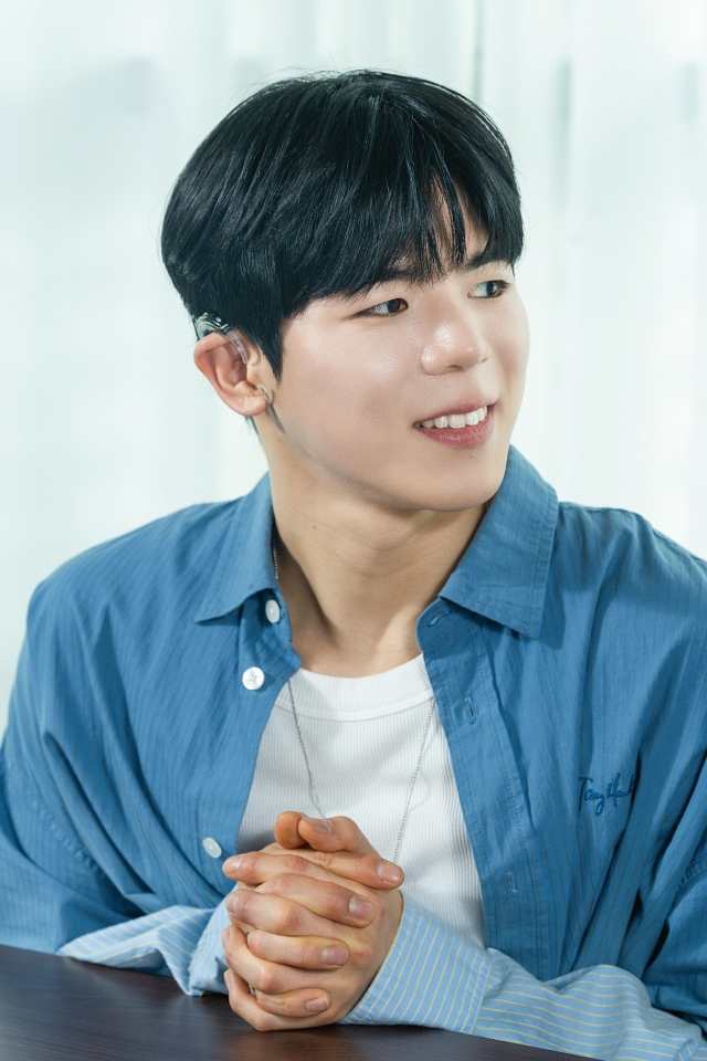 여전히 우리 사회에서 장애&rsquo;라는 단어가 주는 느낌이 긍정적이진 않잖아요? 장애에 대한 인식이 더 나아지길 바랍니다. -이찬연. 사진 C영상미디어 