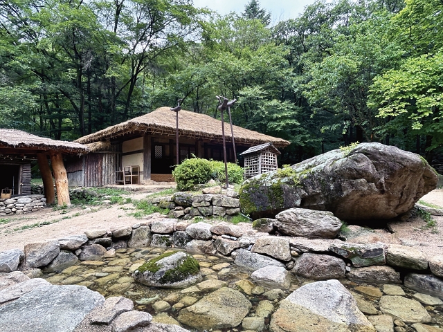 조선시대 과거 길에 오른 선비들이 문경새재를 지나며 쉬어가던 주막