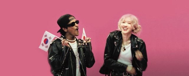 로제와 브루노마스. 사진 더블랙레이블