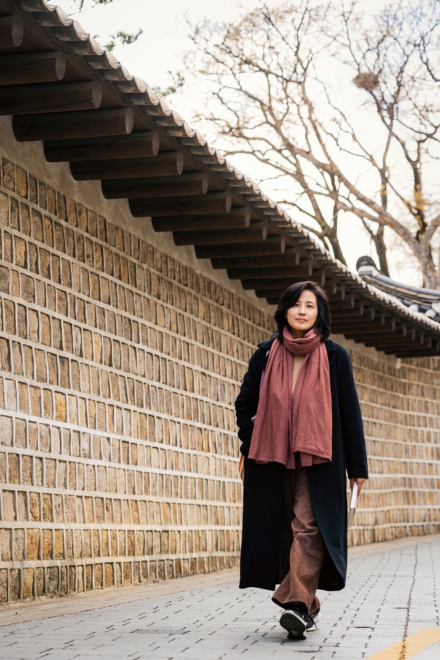 기후여행자’의 저자인 임영신 이매진피스 대표는 2007년부터 책임있는 여행 방식에 대해 고민해왔다. 사진 C영상미디어