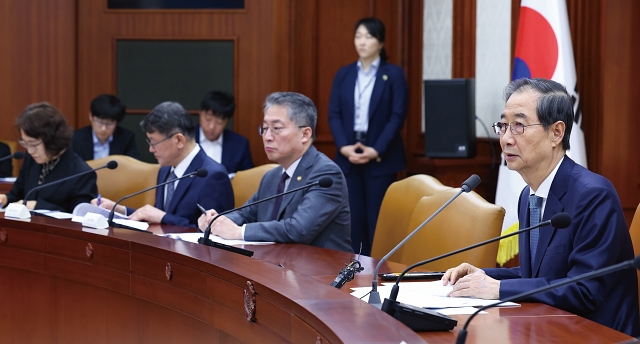 한덕수 대통령 권한대행 국무총리가 4월 10일 정부서울청사에서 열린 국정현안관계장관회의를 주재하고 있다. 사진 뉴시스