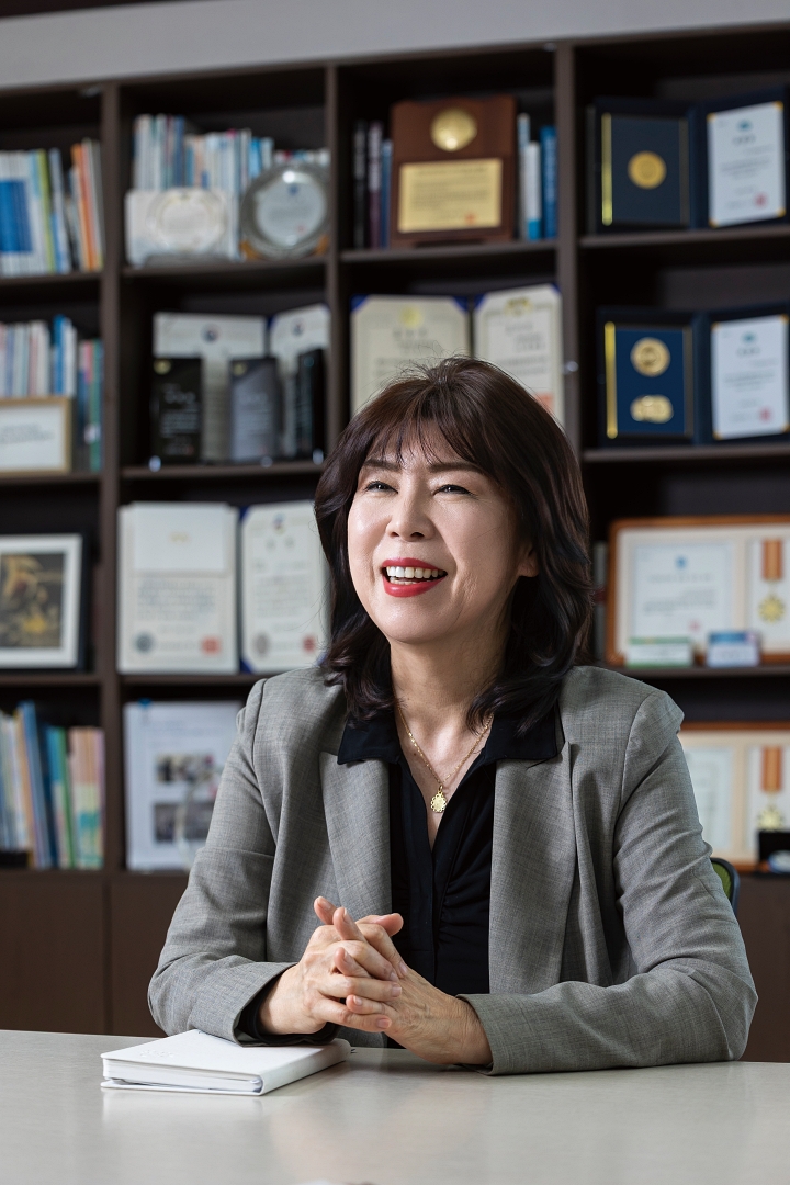 유혜림 고양새일센터장은 &ldquo;더 많은 여성이 내 일을 할 수 있도록 노력하겠다&rdquo;고 말했다. 사진 C영상미디어