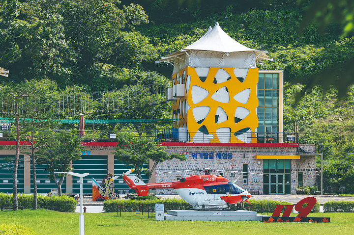 전북 119안전체험관의 위기탈출 체험동. 사진 C영상미디어