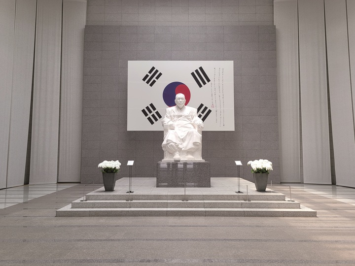 장홍관