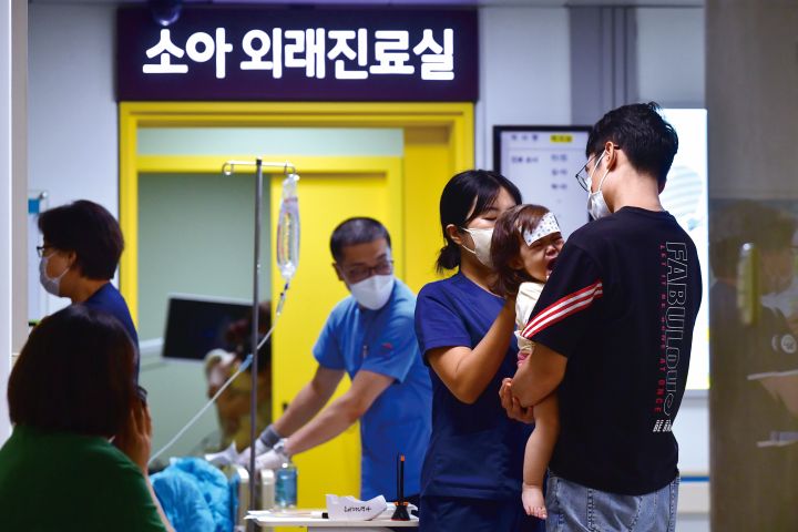 만 12세 이하 소아들을 위한 &lsquo;아이안심톡&rsquo;은 아이가 아플 때 당장의 의료 조언을 얻기에 좋다. 사진은 광주광역시 남구 광주기독병원 소아외래진료실. 사진 뉴시스