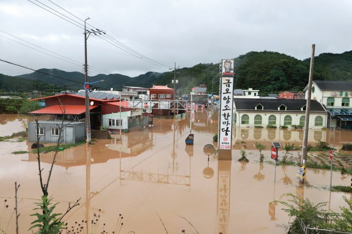7월 16~19일 513㎜ 극한호우가 쏟아지며 구성마을이 물에 잠겼다.