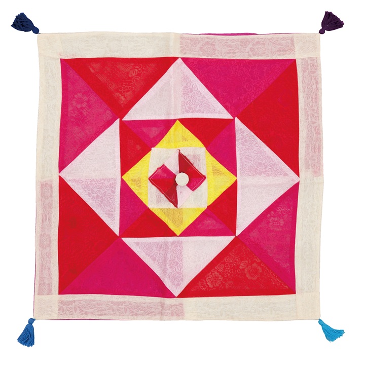 '상보(床褓)', 한국, 섬유, 길이 47cm, 너비 47cm, 국립민속박물관