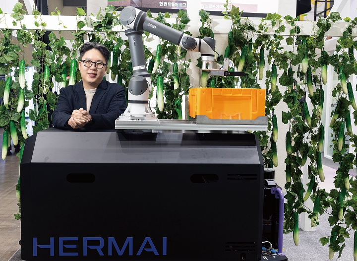 피지컬 인공지능(Physical AI) 수확 로봇 기술을 통해 농림축산식품부 주관 &lsquo;2025 농식품 창업콘테스트&rsquo;에서 대상(대통령상)을 수상한 아이오크롭스 조진형 대표. 사진 C영상미디어