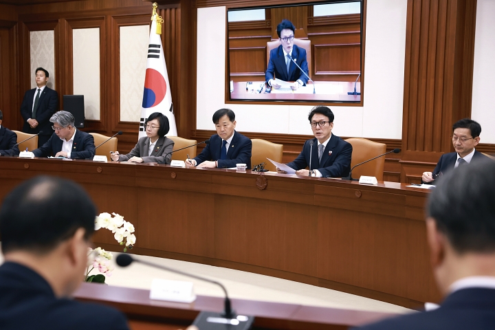 김민석 국무총리가 12월 10일 정부서울청사에서 열린 ‘제7회 국가정책조정회의’에서 발언하고 있다. 사진 문화체육관광부