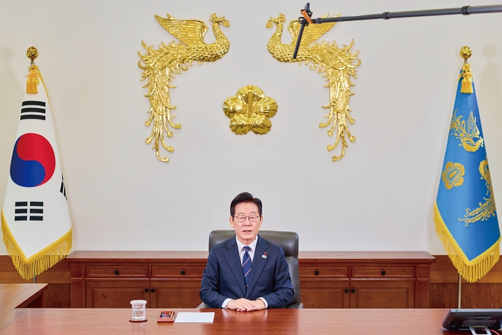 이재명 대통령이 청와대에서 2026년 신년사를 하고 있다. 사진 청와대