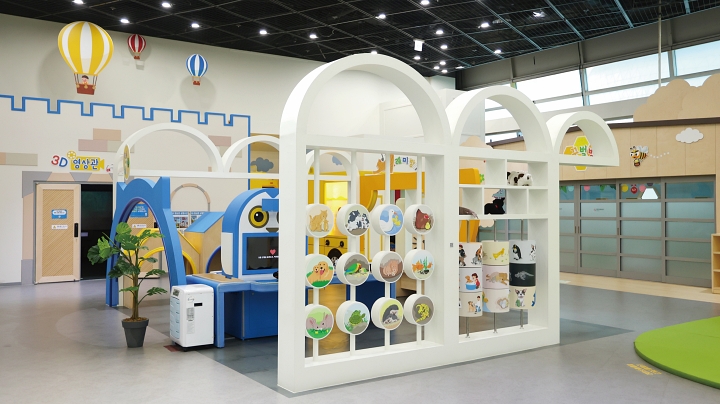 과학을 직접 눈으로 보고 느낄 수 있는 &lsquo;우리동네 과학놀이터&rsquo;.