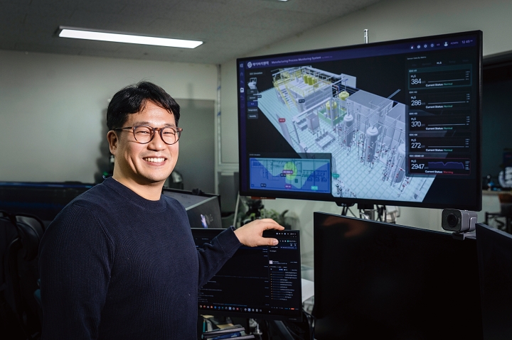 강진규 세르딕 대표가 디지털 트윈(Digital Twin)에 대해 설명하고 있다. 사진 C영상미디어