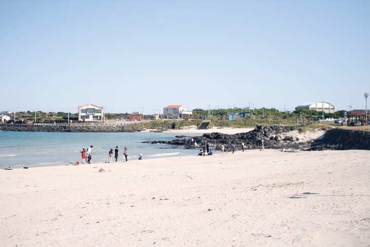 제주시 우도의 명소 중 하나인 하얀 모래해변 서빈백사. 사진 박근희 객원기자