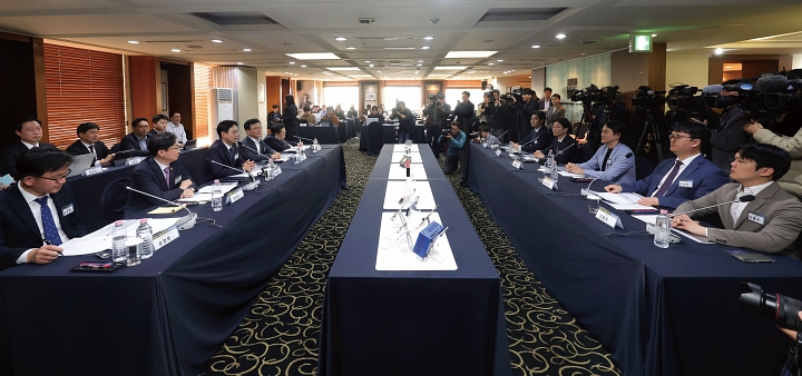 3월 17일 서울 중구 한국프레스센터에서 국민성장펀드 &lsquo;K-엔비디아 프로젝트&rsquo; 민관 합동 간담회가 열렸다. 사진 뉴시스