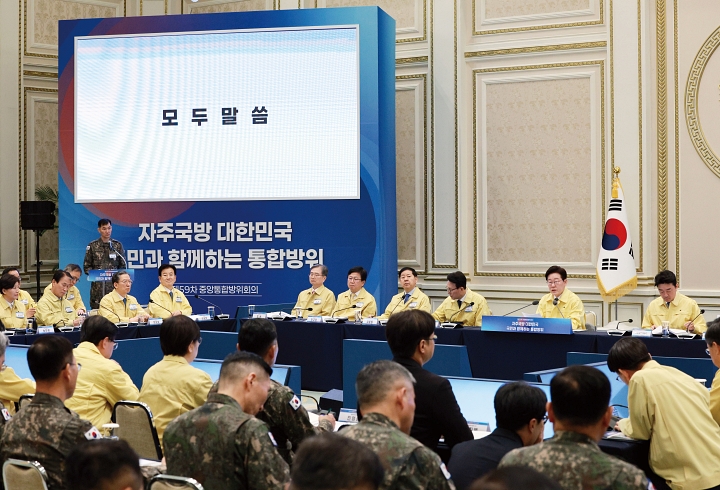 이재명 대통령이 3월 23일 청와대에서 열린 제59차 중앙통합방위회의에서 발언하고 있다. 사진 청와대