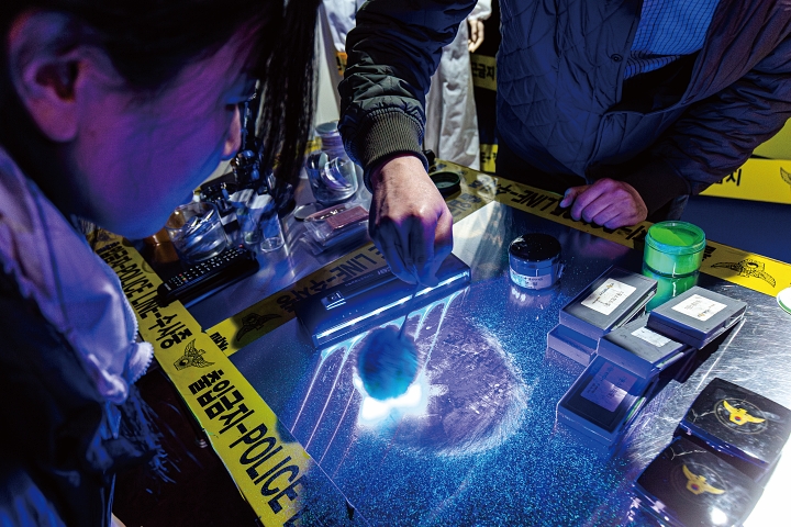 지문 채취 체험 교육. 사진 C영상미디어