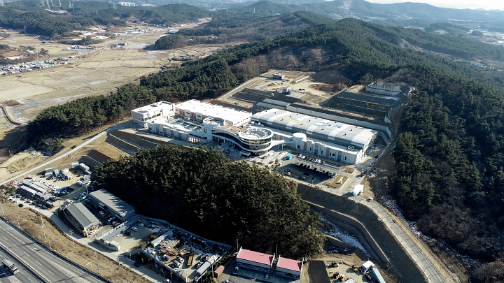 2026년 본격 가동을 앞둔 대산해수담수센터는 하루 10만 톤의 담수를 생산할 수 있다. 사진 한국수자원공사