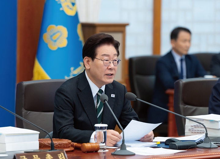 이재명 대통령이 4월 28일 청와대에서 열린 국무회의 겸 제6차 비상경제점검회의에서 발언하고 있다. 사진 청와대